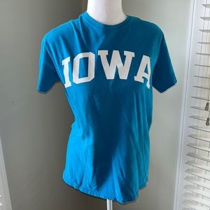 💋 3/$30 Women’s Blue Iowa Tee